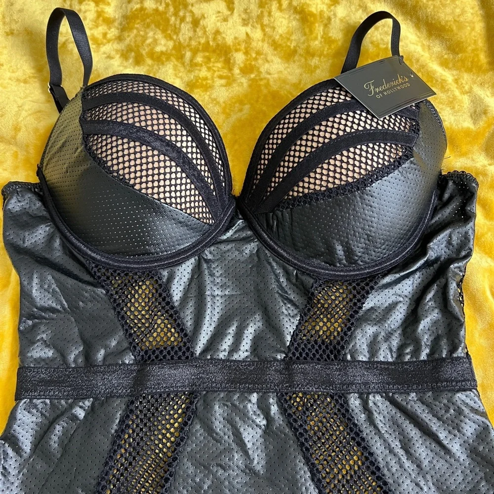 Fredrick’s of Hollywood Alana Christina Black mesh body suit garter straps sze M - Picture 3 of 9